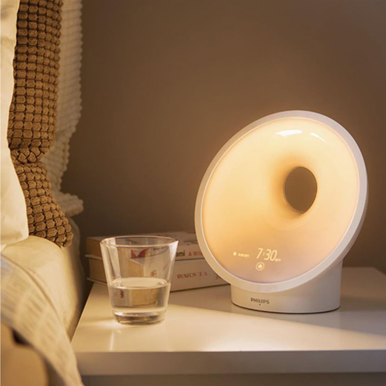 philips-hf3651-01-wake-up-light-sveglia-luminosa-con-simulazione-alba-luce-nottu image 3