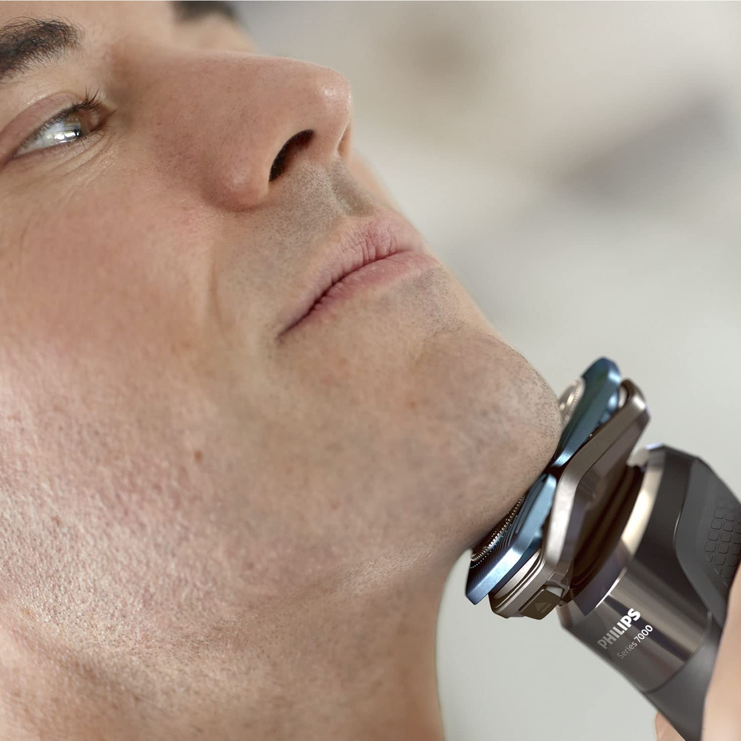 philips-shaver-serie-7000-s7783-78-rasoio-elettrico-wet-dry-con-skiniq-sensore-p image 3