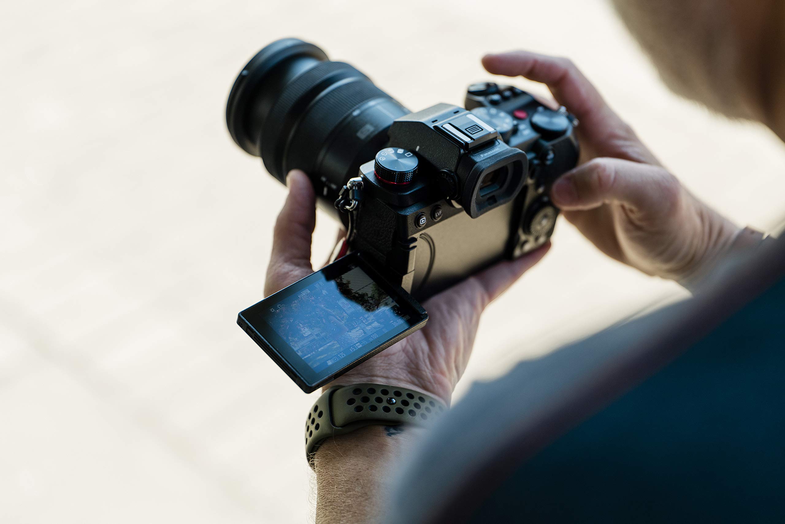 panasonic-lumix-dc-s5ke-k-mirrorless-full-frame-sensore-cmos-24-2mp-iso-dual-nat image 6