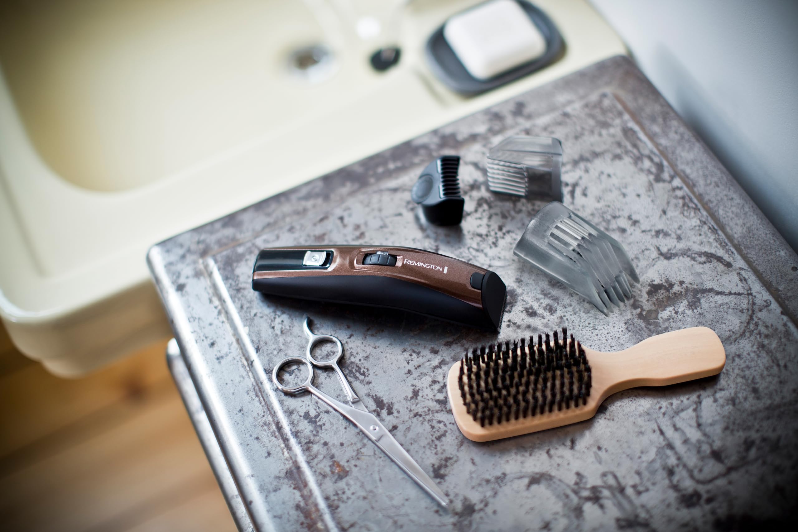 remington-mb4046-regolabarba-uomo-lame-autoaffilanti-rivestite-in-titanio-lavabi image 2
